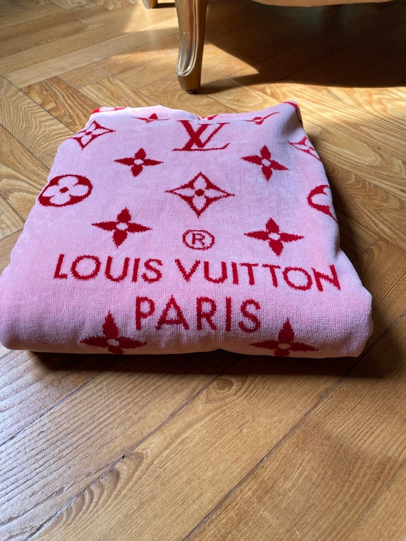 LOUIS VUITTON Monogram Classic Beach Towel Pink