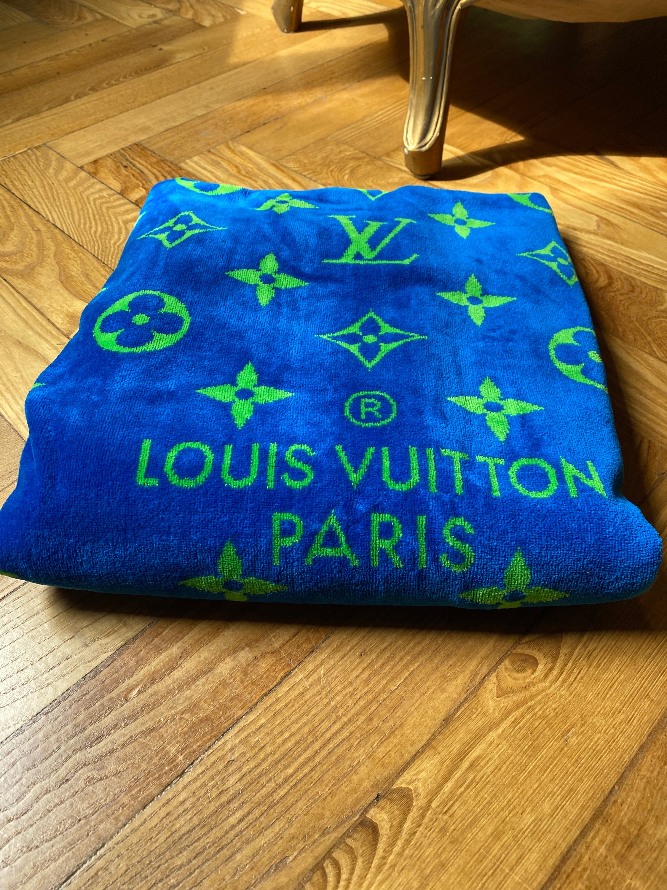 Custom Louis Vuitton beach towel house slippers👣👣 which pair is your  favorite ??? Dm to order !