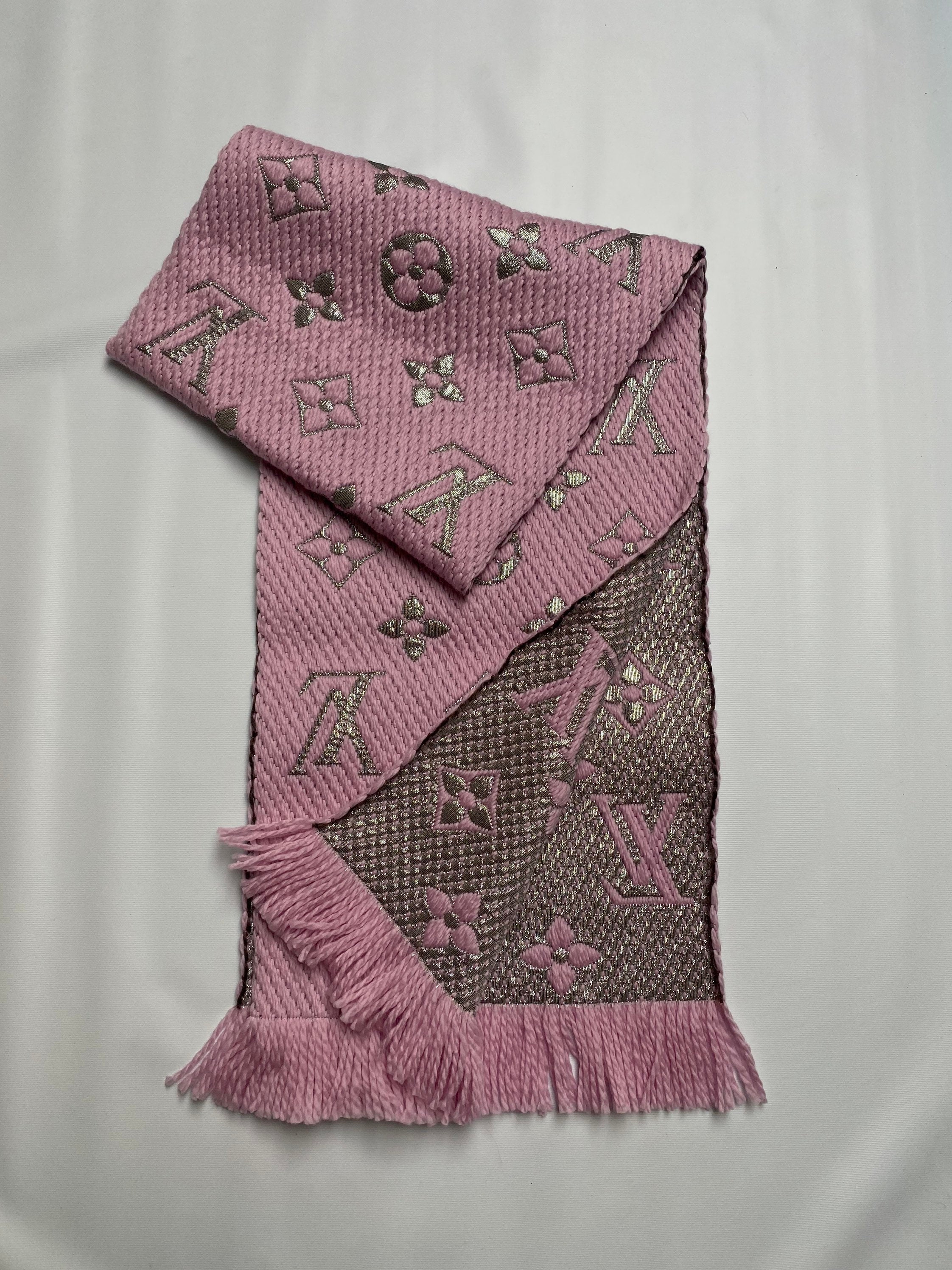 Logomania scarf Etsy España