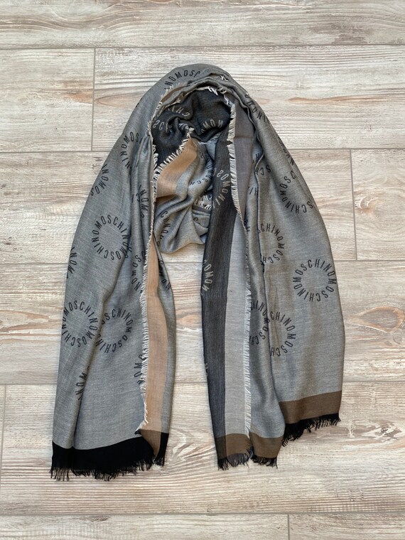 moschino grey scarf
