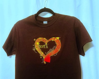 Iota Sweethearts T-shirt with double hearts