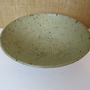 Vintage Handmade Pottery Medium Sized Neutral Speckled Serving or Display Bowl, Salad Rice, Vegetables