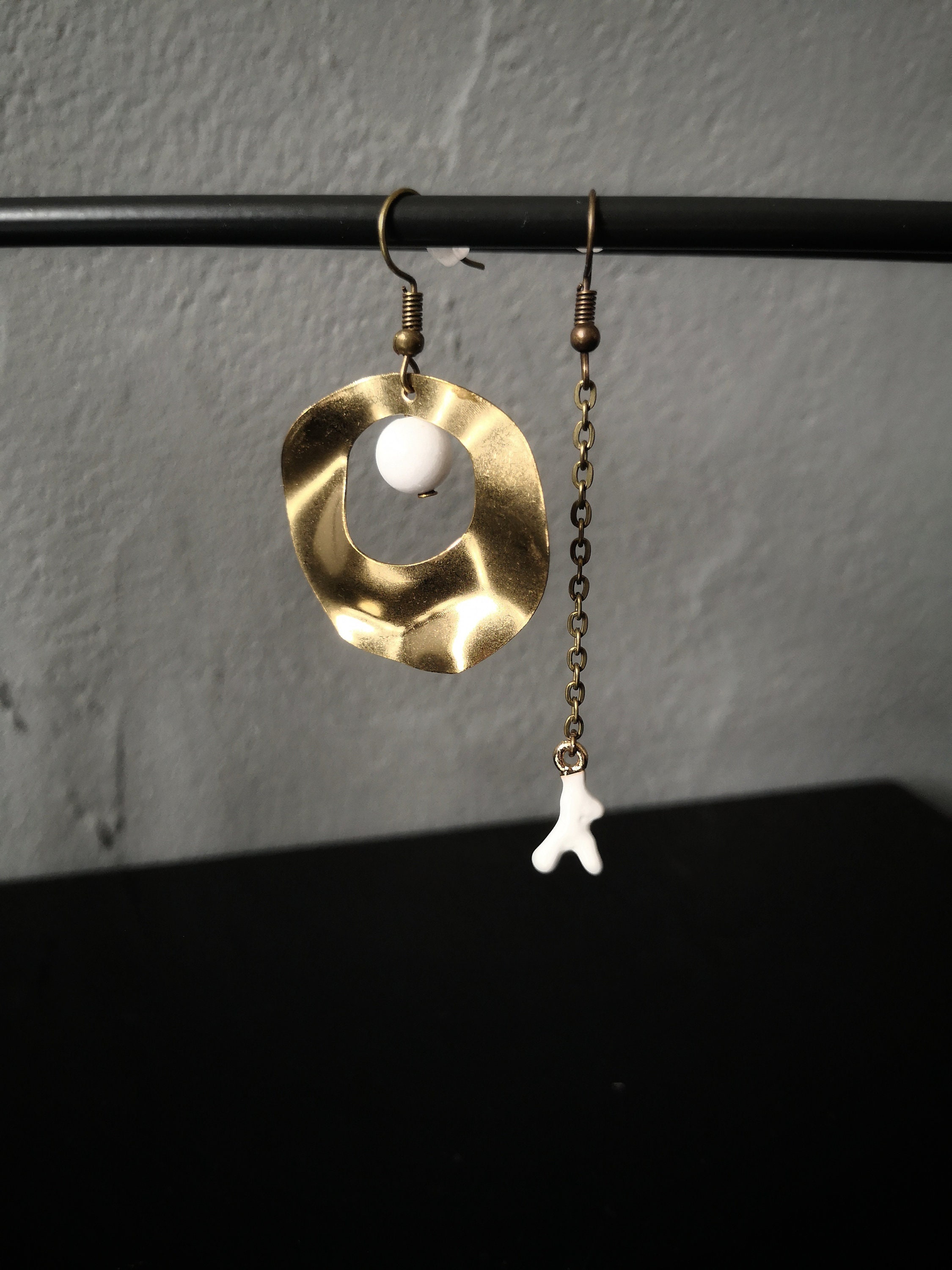Orecchini con chiusura a leva in perle bianche e giada verde naturale in oro giallo 14 carati, riempito d'oro o argento sterling - Italia