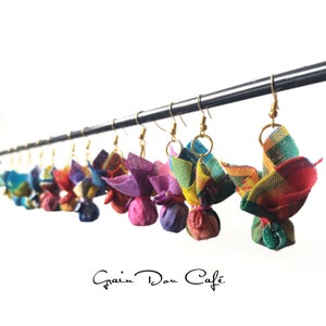 Boucles d'oreilles petite bourse en tissu madras et grain de café