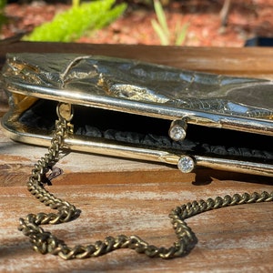 Bolso o bolso vintage de oro y pedrería con cadena