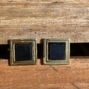 Vintage Pair of Black Onyx and Gold Cufflinks