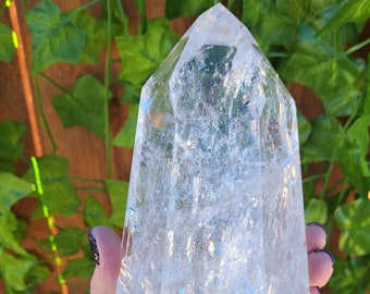 2.54 Lb Clear Quartz Crystal Point. 6 Inches Tall Clear Quartz Point.