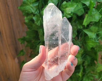 7.72 oz. Colombian Quartz Twin  Points Crystal Cluster. You Get This Piece! C13