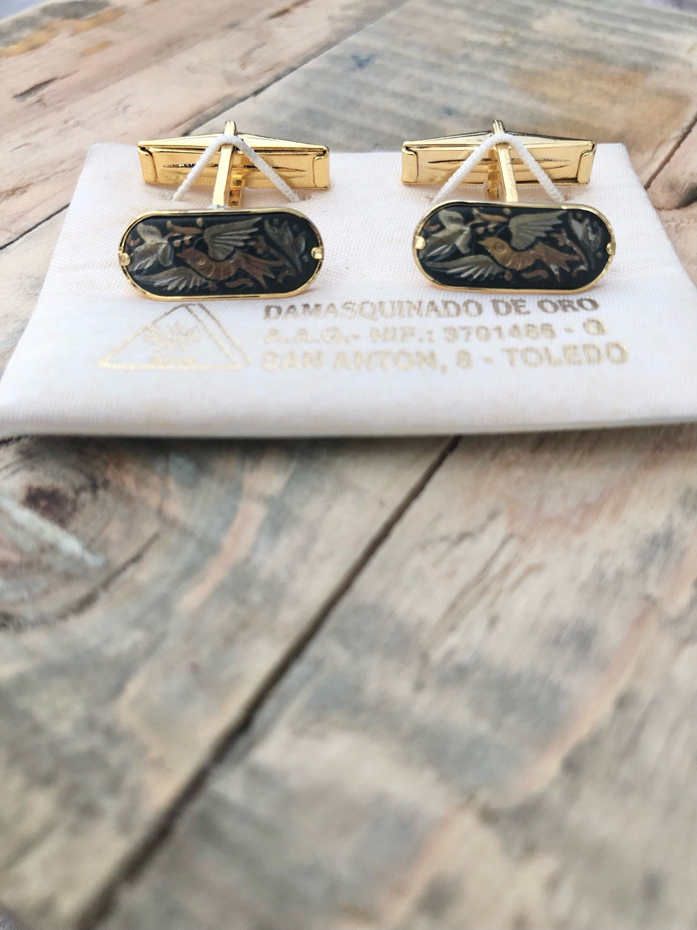 Superbes boutons de manchette vintage dorés, beau design
