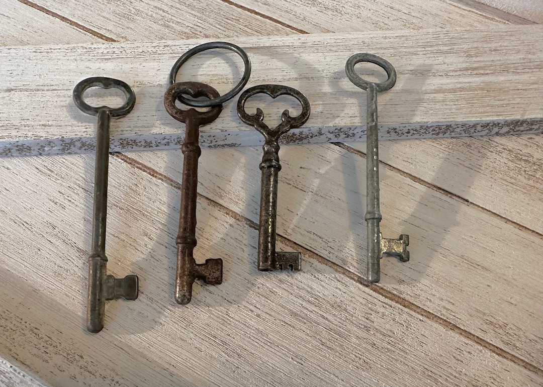 3 Small Vtg Bi-Metallic Open Barrel Antique Skeleton Keys In A Variety Of  Cuts I