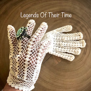 Guantes de crochet vintage, guantes vintage para quinceañeras, quinceañeras, guantes de crochet, guantes hasta la muñeca, hechos a mano.