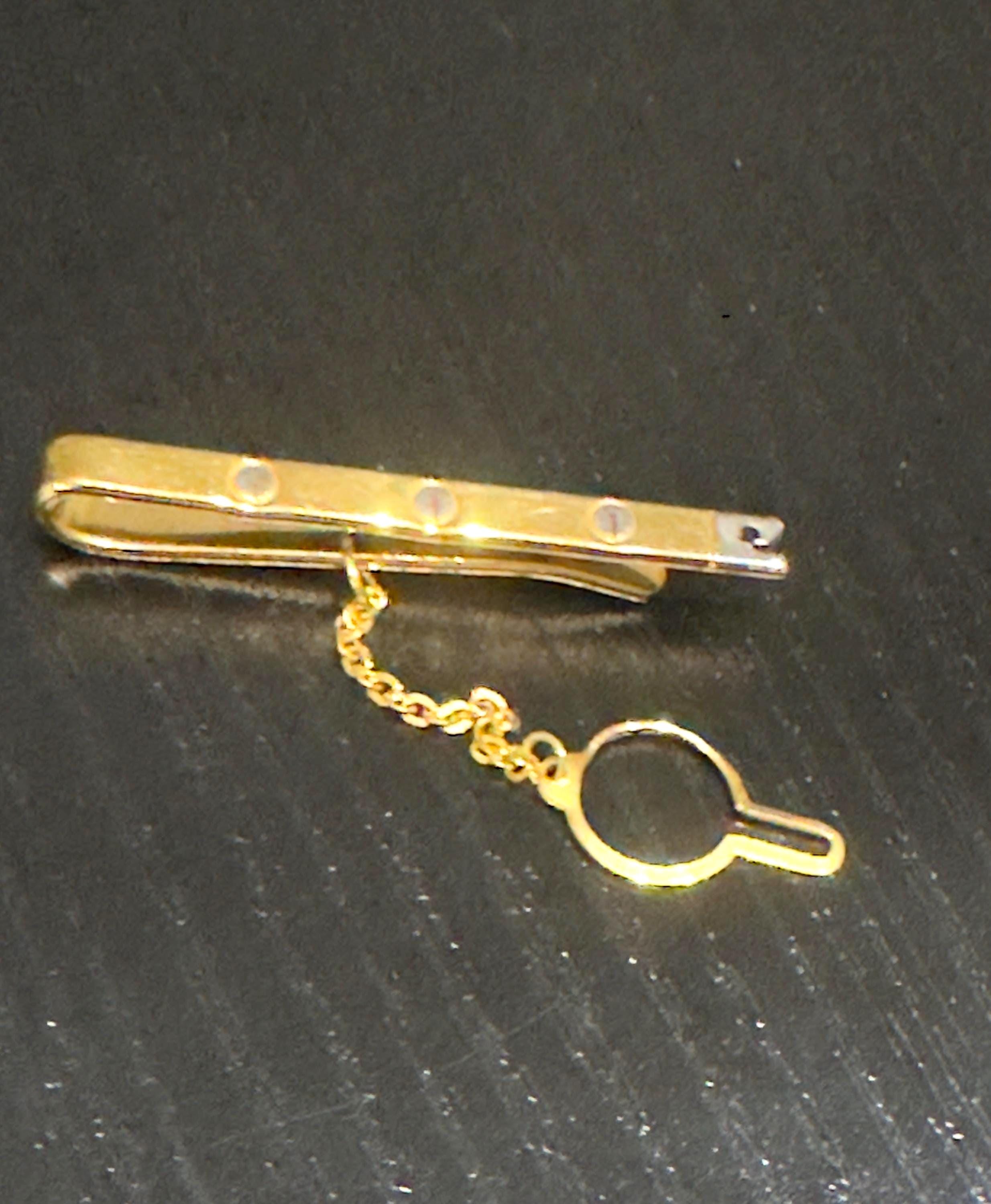 Pince à Cravate Vintage Pierre Carain – Métal Fantaisie – Occasion – Accessoire Costume Rétro
