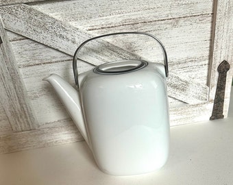 Vintage Rosenthal Studio Line White Suomi Teapot or Coffee Pot, Porcelain, 51 ounces