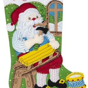 DIY Bucilla Houtbewerking Kerstman Workshop Speelgoed Feestdagen Vilt Kousenset 86938E
