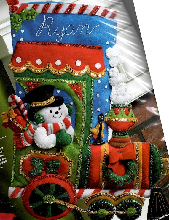 Choo Choo Santa Felt Christmas Stocking Kit - Felt Stocking Kits at Weekend  Kits