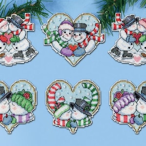 DIY Design Works Snow Couples Christmas Plastic Canvas Ornament Kit 6885