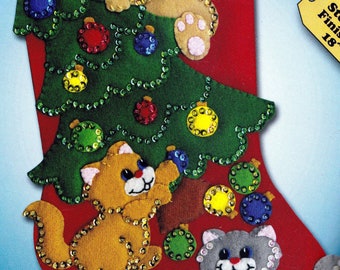 DIY Design Works Decorating Kittens Cat Christmas Holiday Felt Stocking Kit 5245
