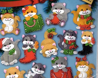 DIY Design Works Holiday Cats Christmas Felt Ornament Kit