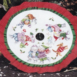 DIY Mini 9&quot; Tree Skirt Kit Ice Skaters Christmas Counted Cross Stitch Kit 1913