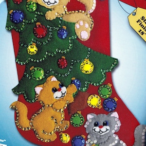 Kit di decorazioni natalizie in feltro per calze a forma di gattini fai da te Design Works 5245