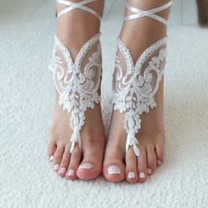 Ivory lace barefoot sandals, Bridal shoes, Wedding shoes, Bridal footless sandals, Beach wedding lace sandals, Bridal anklet Bridesmaid gift