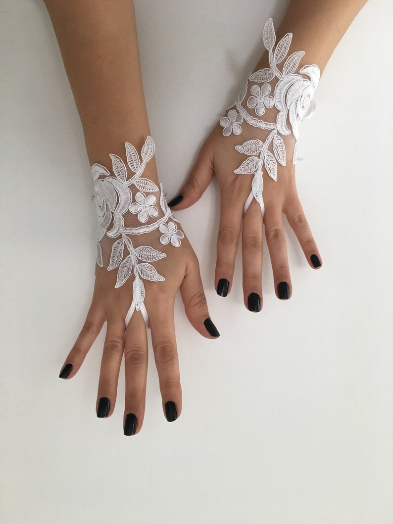 Bridal Gloves bride glove bridal gloves lace gloves fingerless gloves Ivory or white Wedding Gloves Handmade gloves lace gloves
