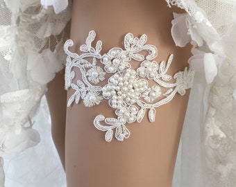 Bridal lace garter, wedding garter, Garter, Ivory garter, pearl garter, Rustic Garter,