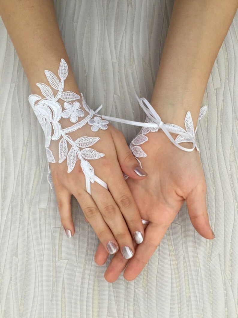 Bridal Gloves bride glove bridal gloves lace gloves fingerless gloves Ivory or white Wedding Gloves Handmade gloves lace gloves