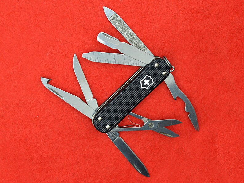 swiss army knife minichamp