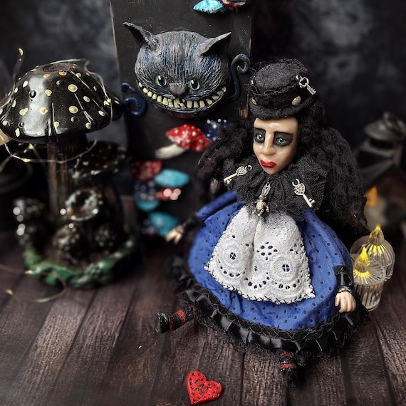 Bambola artistica di Alice nel Paese delle Meraviglie