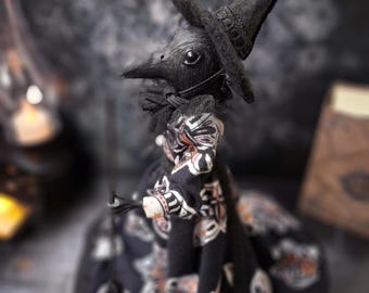 Witch Raven Gothic Art Doll - Gruselige Deko für Witchy Homes
