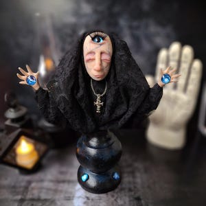 Figura de bruja adivina gótica – Decoración de Dark Academia / Tarot, bola de cristal y arte psíquico / Regalo místico de brujería para almas gitanas