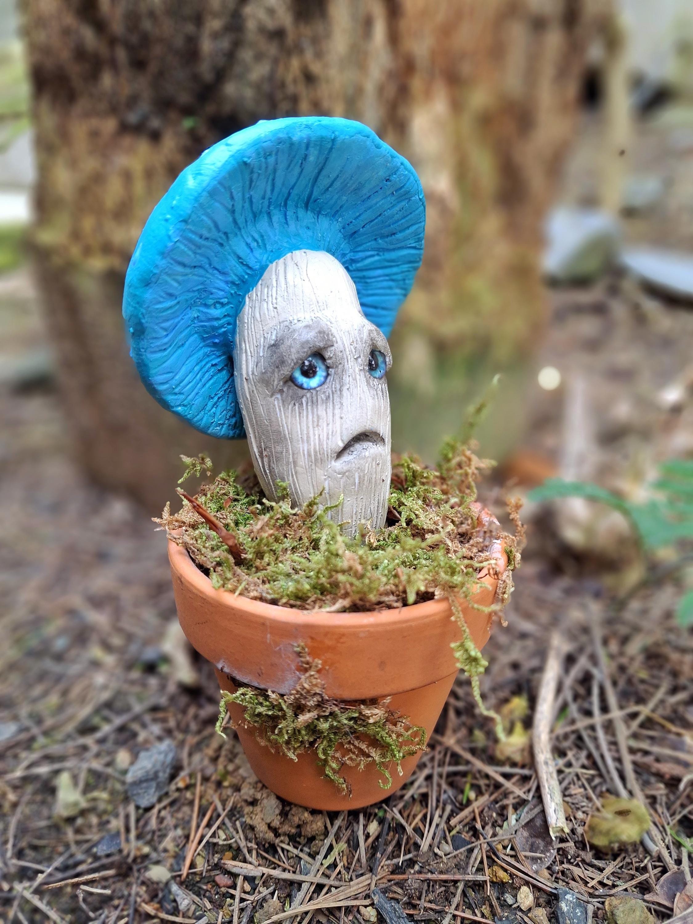 Whimsical Mushroom Statue – Enchanted Fairy Garden Decor, Mystical Cottagecore Ornament