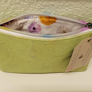 Eco-Friendly Cork Pouch - Handmade Sustainable Storage | Unique & Stylish Organizer Bag