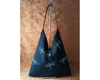 Sac hobo triangulaire brodé libellule noire, sac à main brodé sashiko, sac fourre-tout japonais