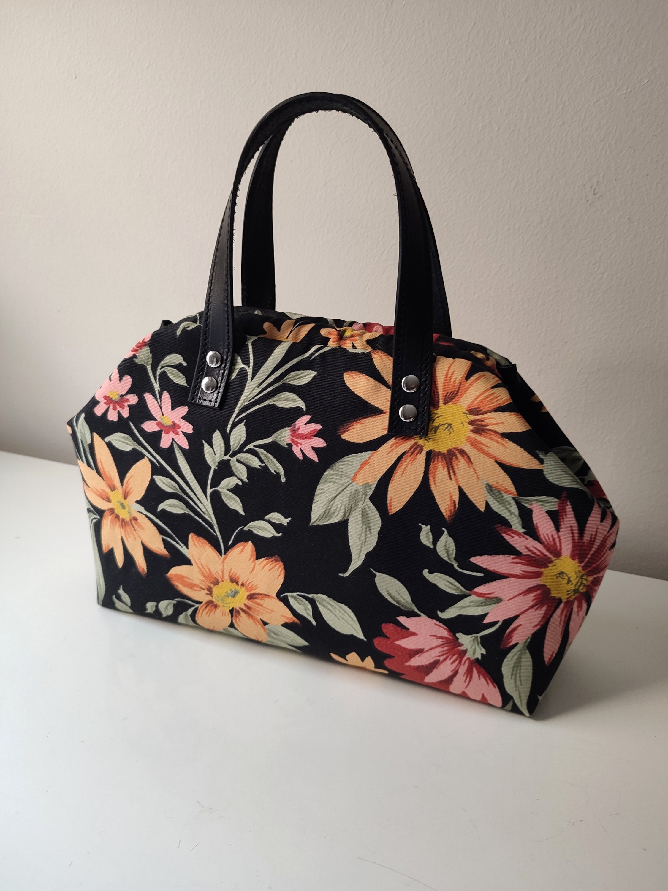 バッグ CHAFF flower / one handle bag all-over-print-crossbody-bag-
