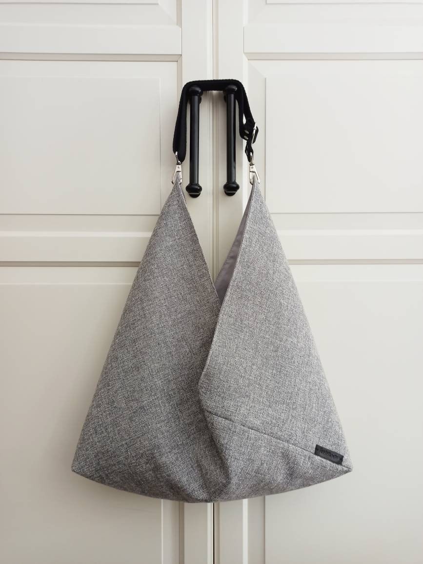 ★ ILLIGO★ TRIANGLE POCKET BAG MUSINSA | ILLIGO Triangle Pocket Bag Black