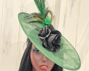 Hunter Green Black Saucer Fascinator Hat Feathers, Dark Green Cocktail Tea Party Hat, Green Black Church Hat, Victorian Saucer Fascinator