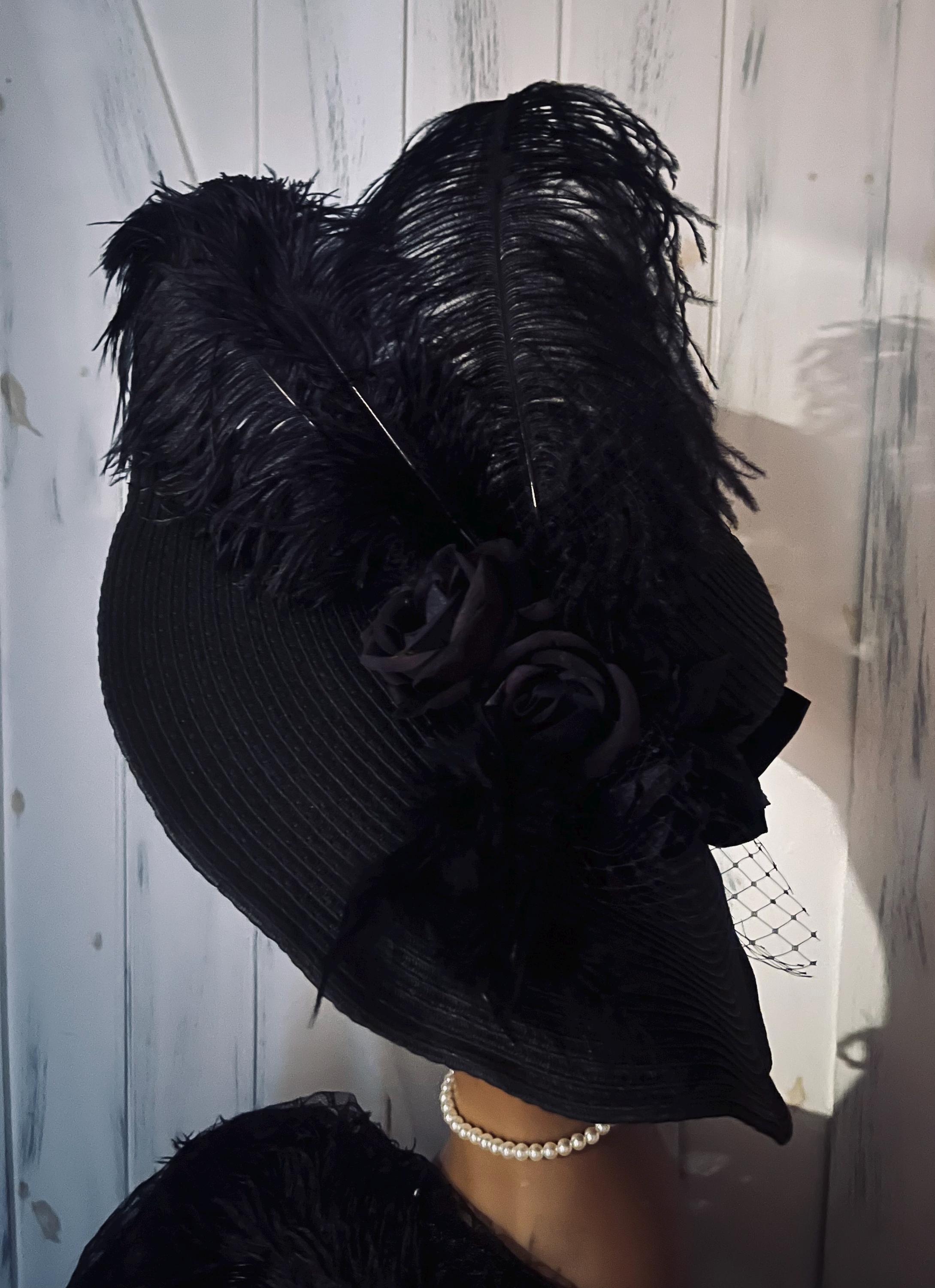 Vintage Georgi Doeskin Felted Wool Kentucky Derby Feather Plume Cap Hat Black Feather Wide Brim Original Vintage Hats for Women for sale  main image 2