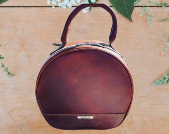 Round bag/backpack brown leather
