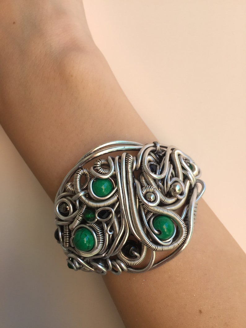 Asymmetric Bracelet of Silver Wrapped Wire and Green Agate - Etsy