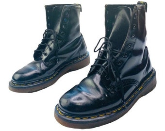 retro army boots
