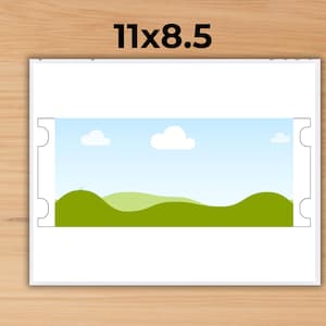 Op de afbeelding: Een digitaal printbaar ontwerp met een eenvoudig landschap met groene heuvels, een blauwe lucht en witte wolken. Het ontwerp is perfect voor het maken van aangepaste achtergronden voor knutselen, scrapbooking of digitale projecten.