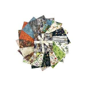 Clothworks SQ0460 Wild Wonder Five Inch Squares