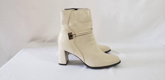 Vintage 90s White Boots Womens 6 US - Laura Scott