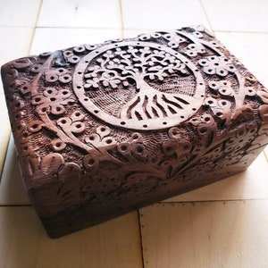 Tree of Life Wood Celtic Box, Irish Wooden Box, Renaissance Welsh Keepsake Box, Hand Engraved Magic Box, Witch Tarot Card, Wiccan, Pagan