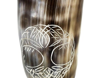 Tazza con albero della vita in corno di bufalo, piccola tazza naturale fatta a mano, boccale da birra rinascimentale, calice da vino gallese, regalo per sposi
