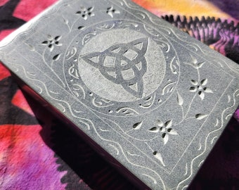 Celtic Triquetra Knot Carved Soapstone Box, Irish Stone Decor, Jewelry & Keepsake Box, Hand Carved Welsh Decoration, Tarot Card Box, Soap