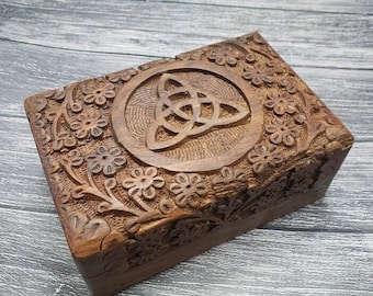 Triquetra Knot Wood Celtic Box, Irish Wooden Box, Renaissance Welsh Keepsake Box, Hand Engraved Magic Box, Witch Tarot Card, Wiccan, Pagan