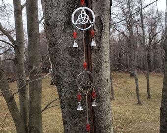Metal Celtic Knot Wind Chime, Irish Sun Catcher with Bells, Brass Welsh Dreamcatcher, Triquetra Trinity Knot Bead Charm